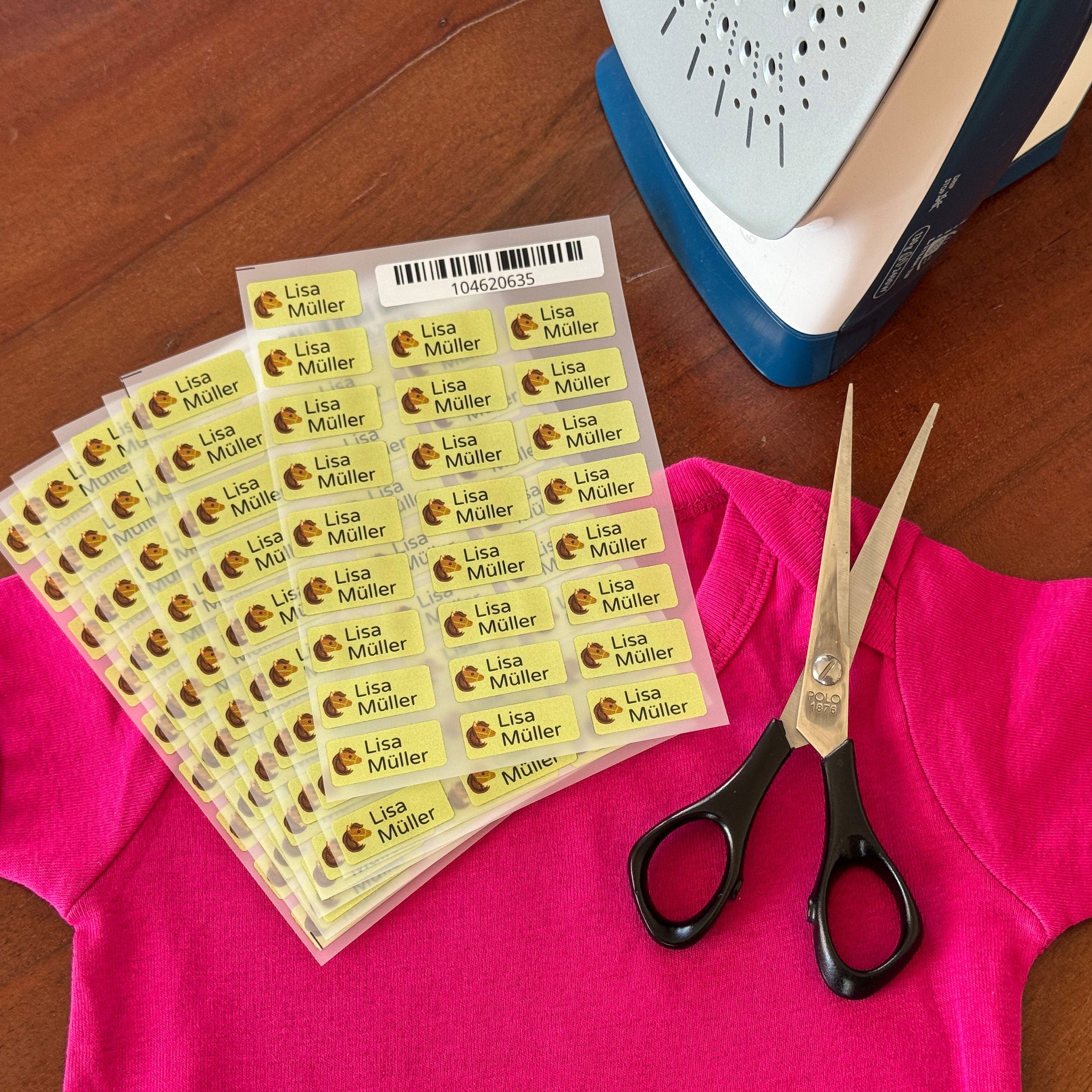 Bügeletiketten mit Namen (30x13 mm 225 Stück zum Aufbügeln) - kinder-druckerei.de