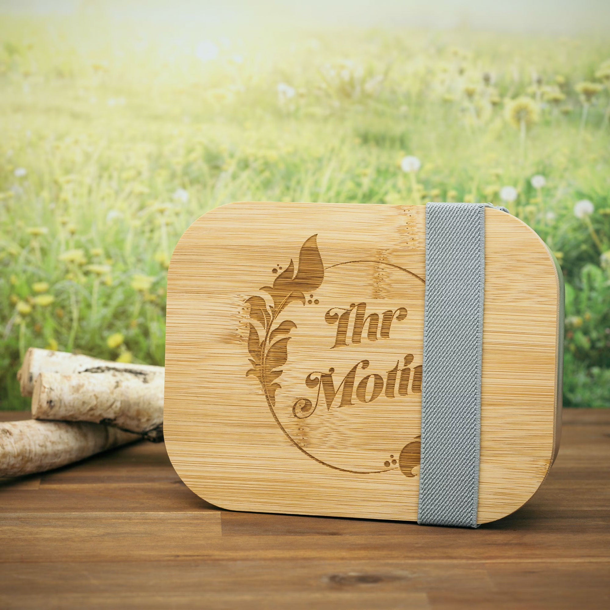 Lunchbox aus Edelstahl mit Bambusdeckel und Verschluss & inkl. individueller Gravur - kinder-druckerei.de