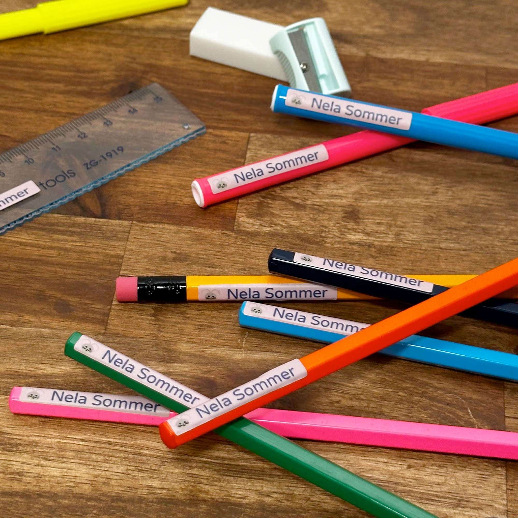 Mini Namensaufkleber / Stiftaufkleber für Kinder Größe S (215 Aufkleber 40x6 mm) - kinder-druckerei.de